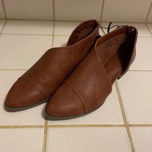 Time and Tru Brown Leather Pointed Toe Flat Shoe 8 NWT